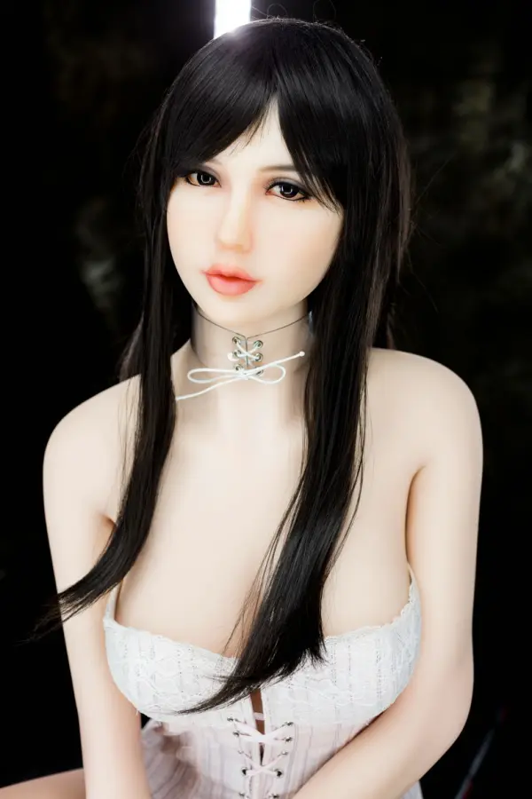 Luna 233 C 163cm – realistic sex doll